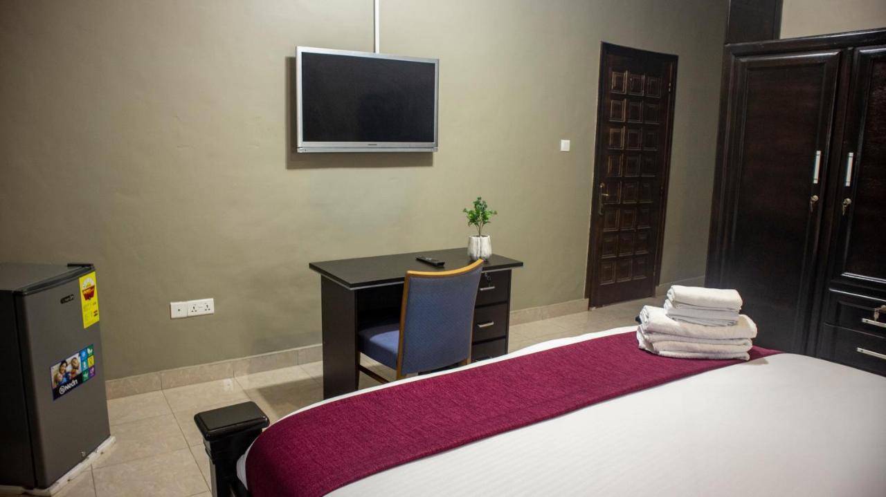 Kislas Luxury Hotel Adenta Екстериор снимка