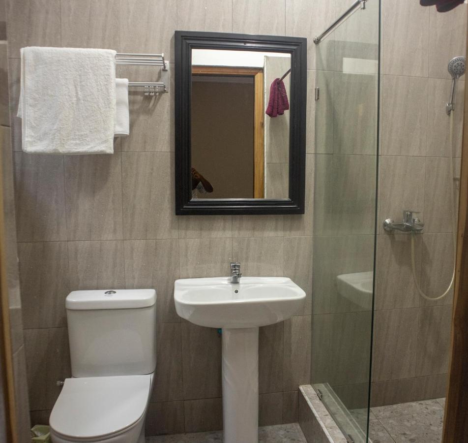 Kislas Luxury Hotel Adenta Екстериор снимка